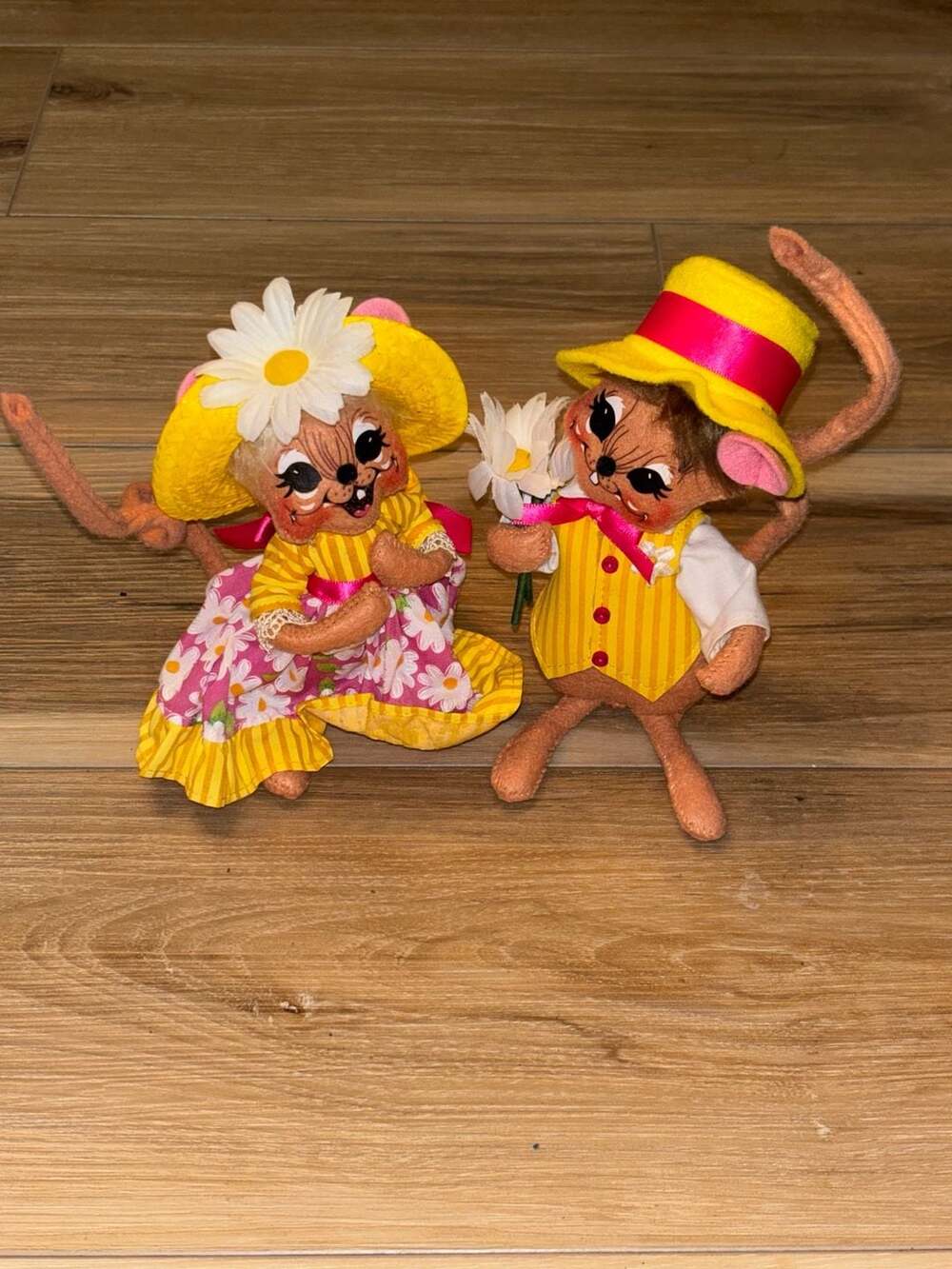 Annalee 2010 Spring Daisy Mouse Pair